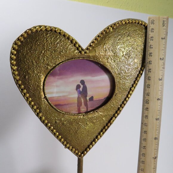 Warm gold pedestal heart frame w weighted bottom & metal top HEAVY about 2 pound - Picture 2 of 7